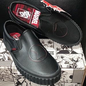 👩🏼🎤+VANS MARVEL BLACK WIDOW CLASSIC SLIP-ON 🆕